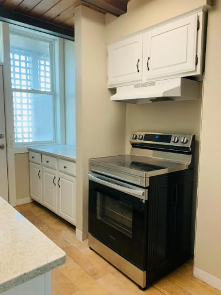 410 S 40th St - Photo 6 of 12