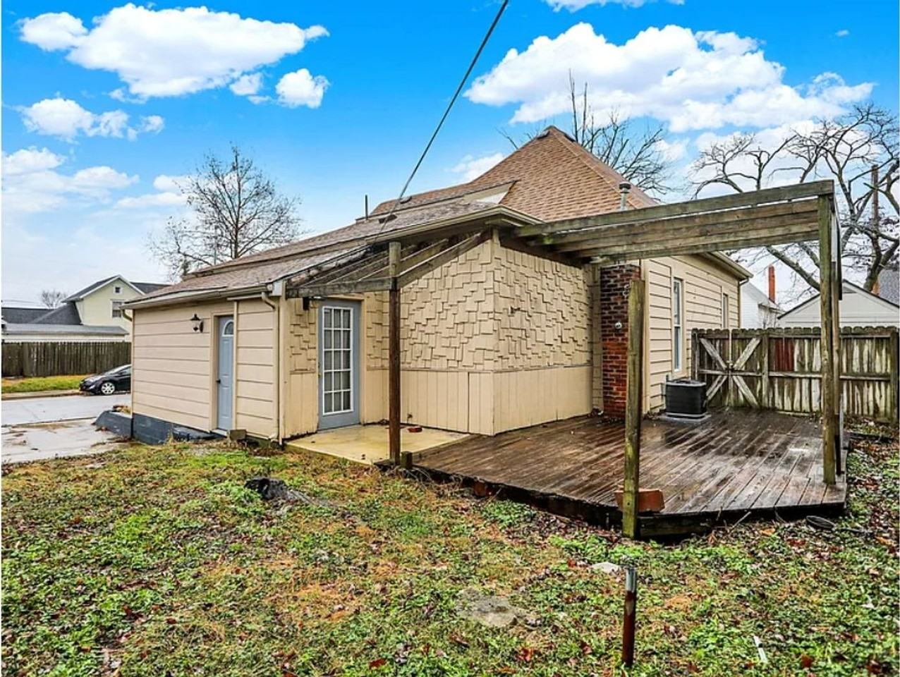 423 N Webster St - Photo 2 of 16