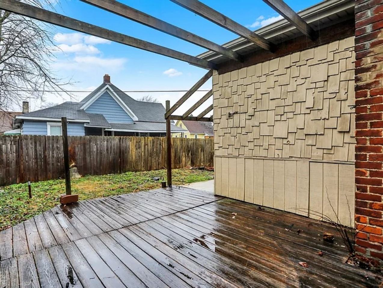 423 N Webster St - Photo 3 of 16