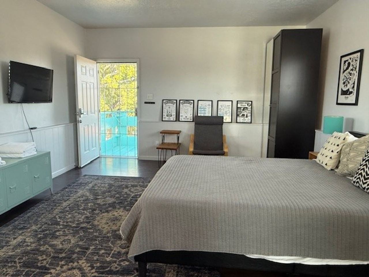 528 Montclaire Dr Ne - Photo 3 of 8