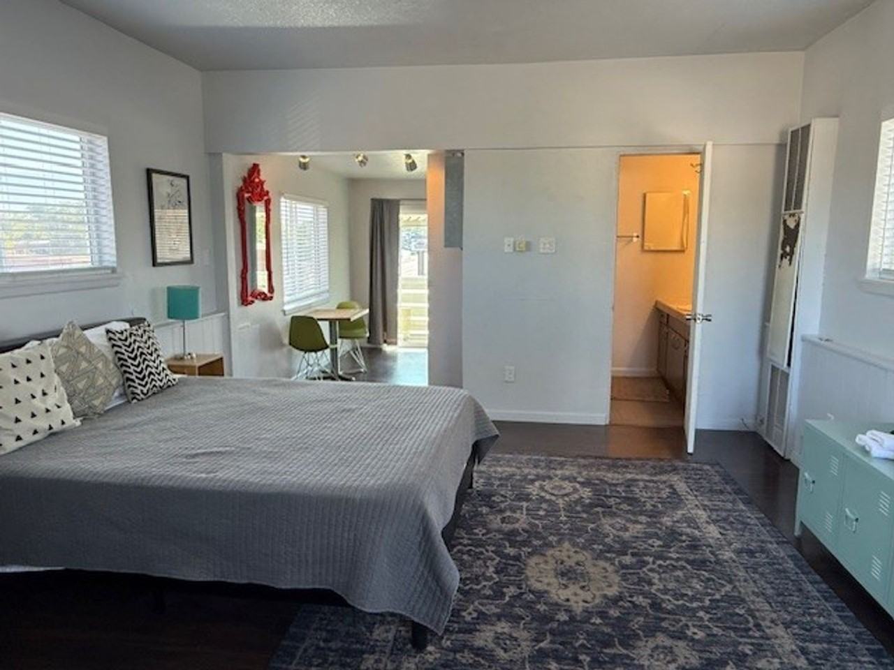 528 Montclaire Dr Ne - Photo 4 of 8