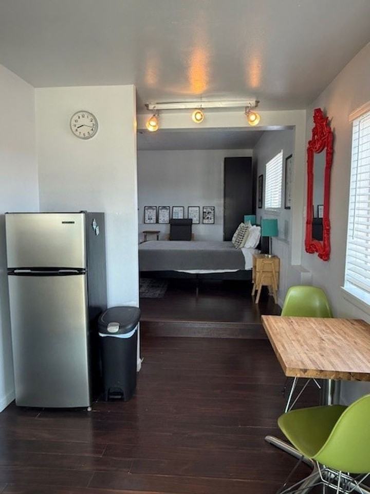 528 Montclaire Dr Ne - Photo 5 of 8