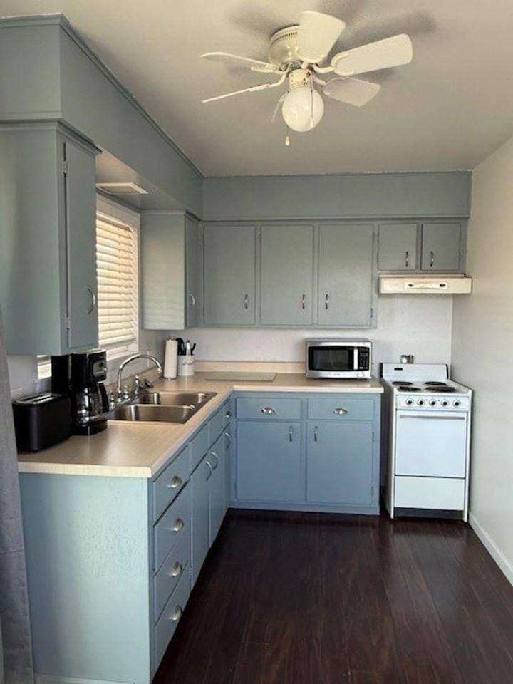 528 Montclaire Dr Ne - Photo 6 of 8