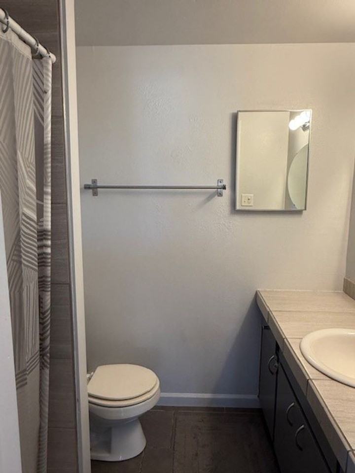 528 Montclaire Dr Ne - Photo 7 of 8