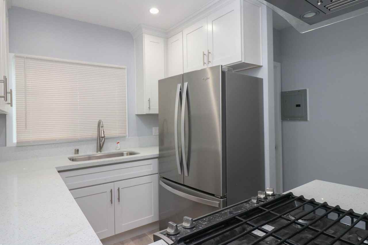 1315 Park Avenue - Photo 6 of 50