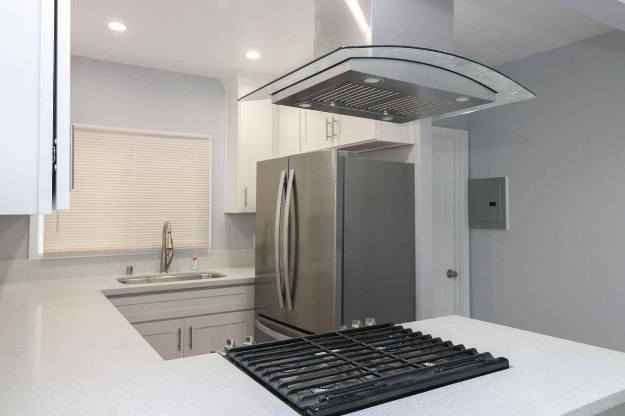 1315 Park Avenue - Photo 7 of 50