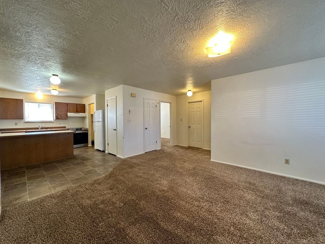 369 N Wood Cir - Photo 7 of 21