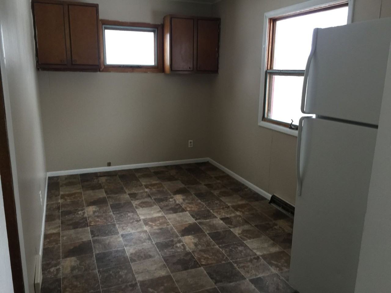 233 8th Ave Ne - Photo 5 of 15