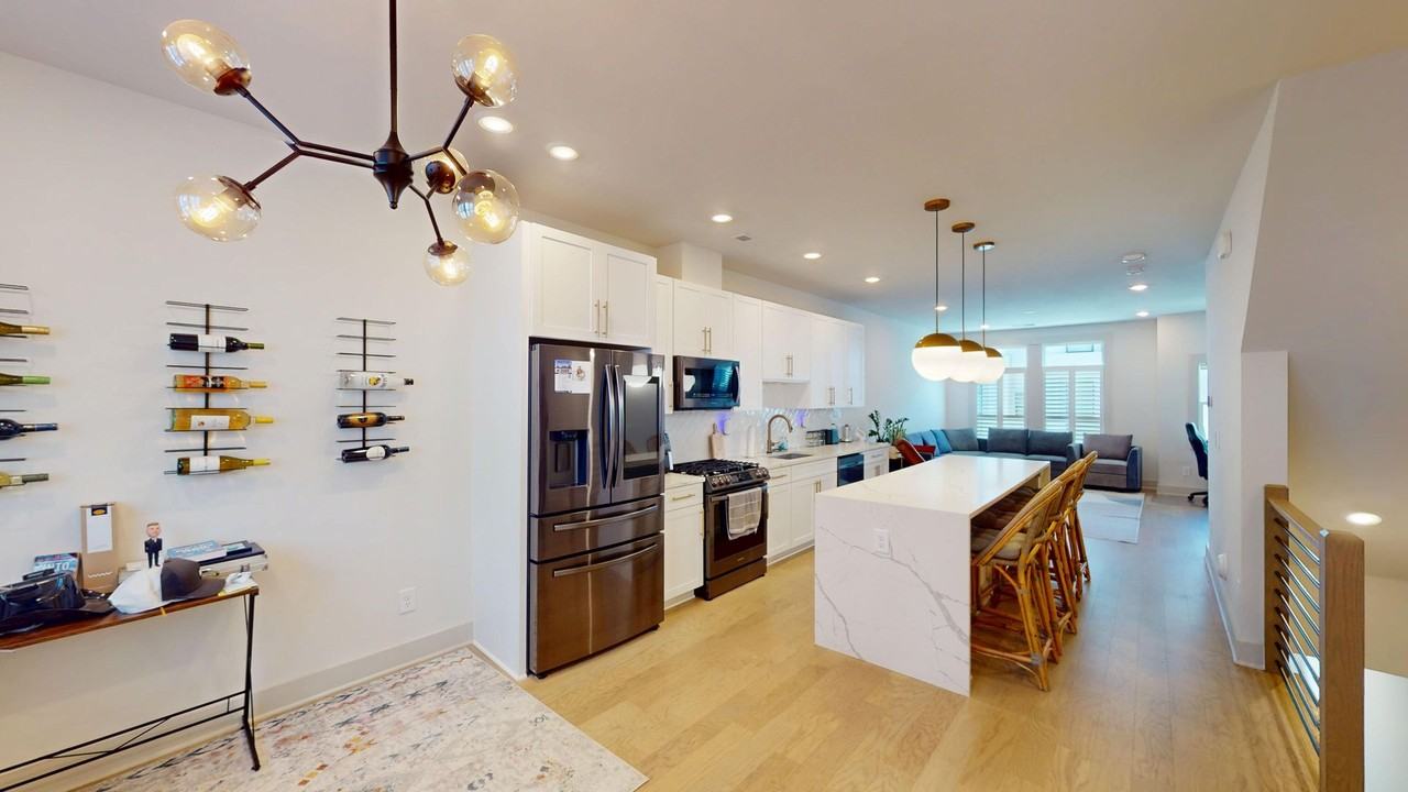 1025R Wesley Terrace Ave - Photo 3 of 33