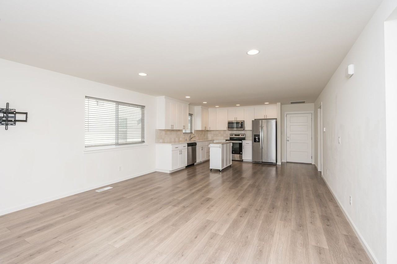 14385 100th Ave Se - Photo 2 of 38