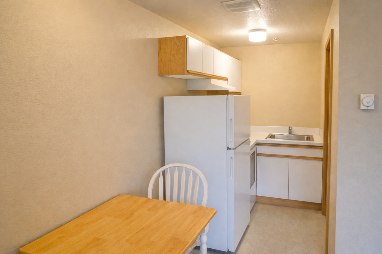 Cedar Pointe – 1BR Near Downtown Olympia | Courtyard + Storage + Parking - Photo 3 of 19