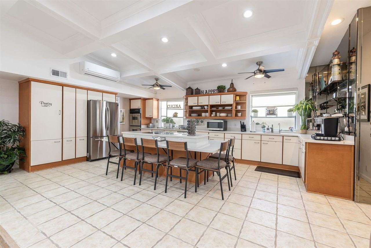 17220 Courtney Ln - Photo 4 of 23