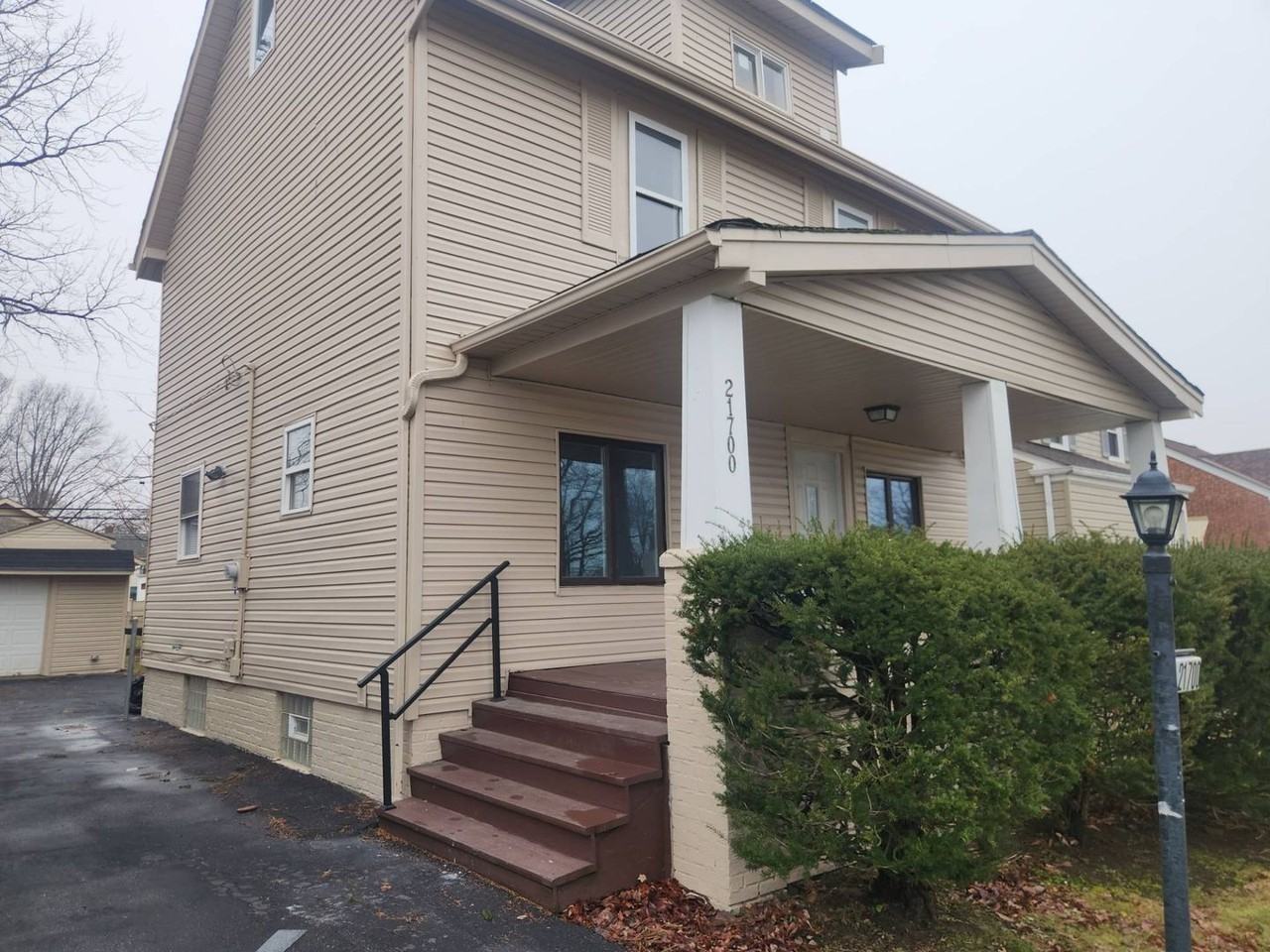 21700 Westport Ave - Photo 5 of 50