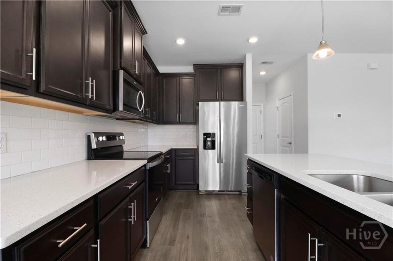 106 Brookline Dr - Photo 6 of 36