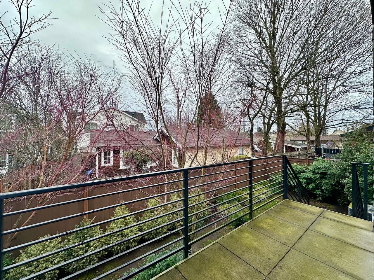 5045 Se Ramona St - Photo 6 of 47