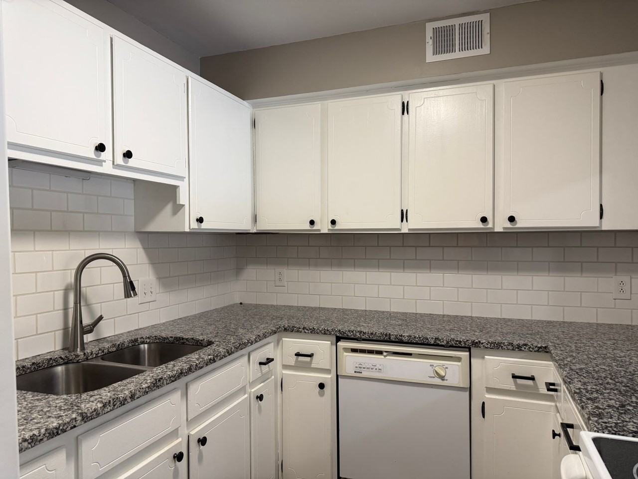 2433 1st St Nw - Photo 7 of 32