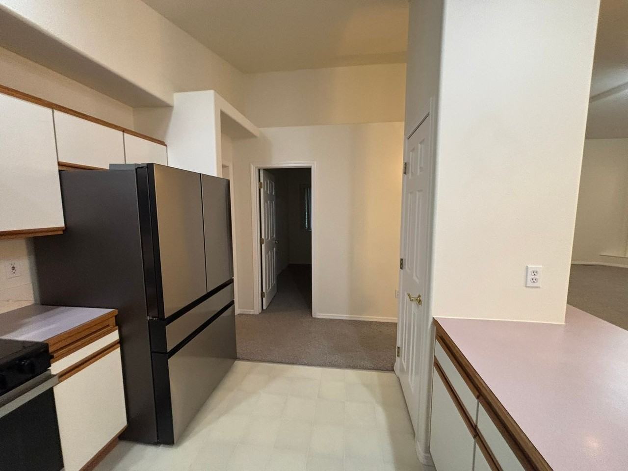 624 W Helen Ave - Photo 3 of 15