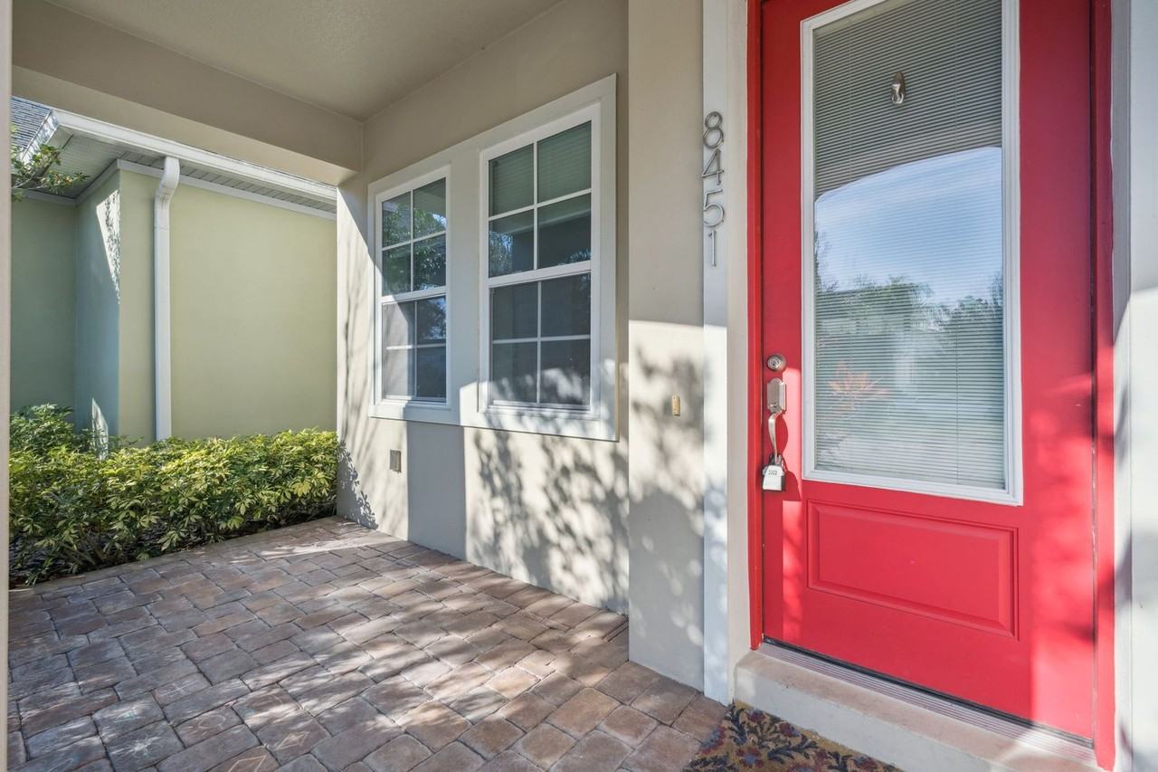 8451 Nemours Pkwy - Photo 4 of 33