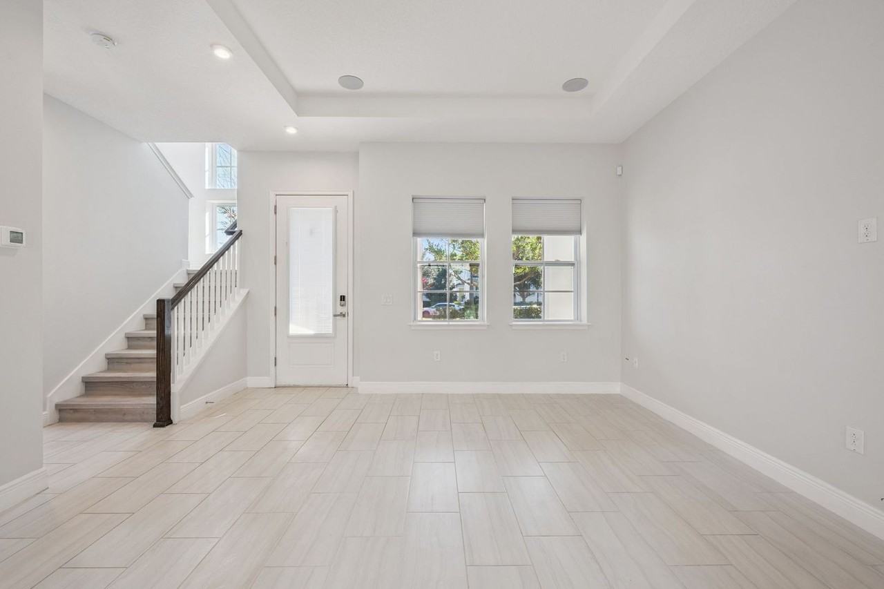 8451 Nemours Pkwy - Photo 5 of 33