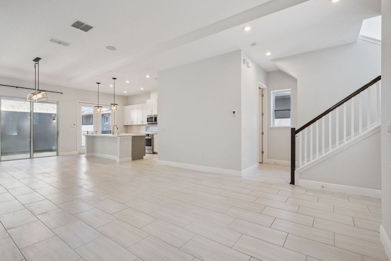 8451 Nemours Pkwy - Photo 7 of 33