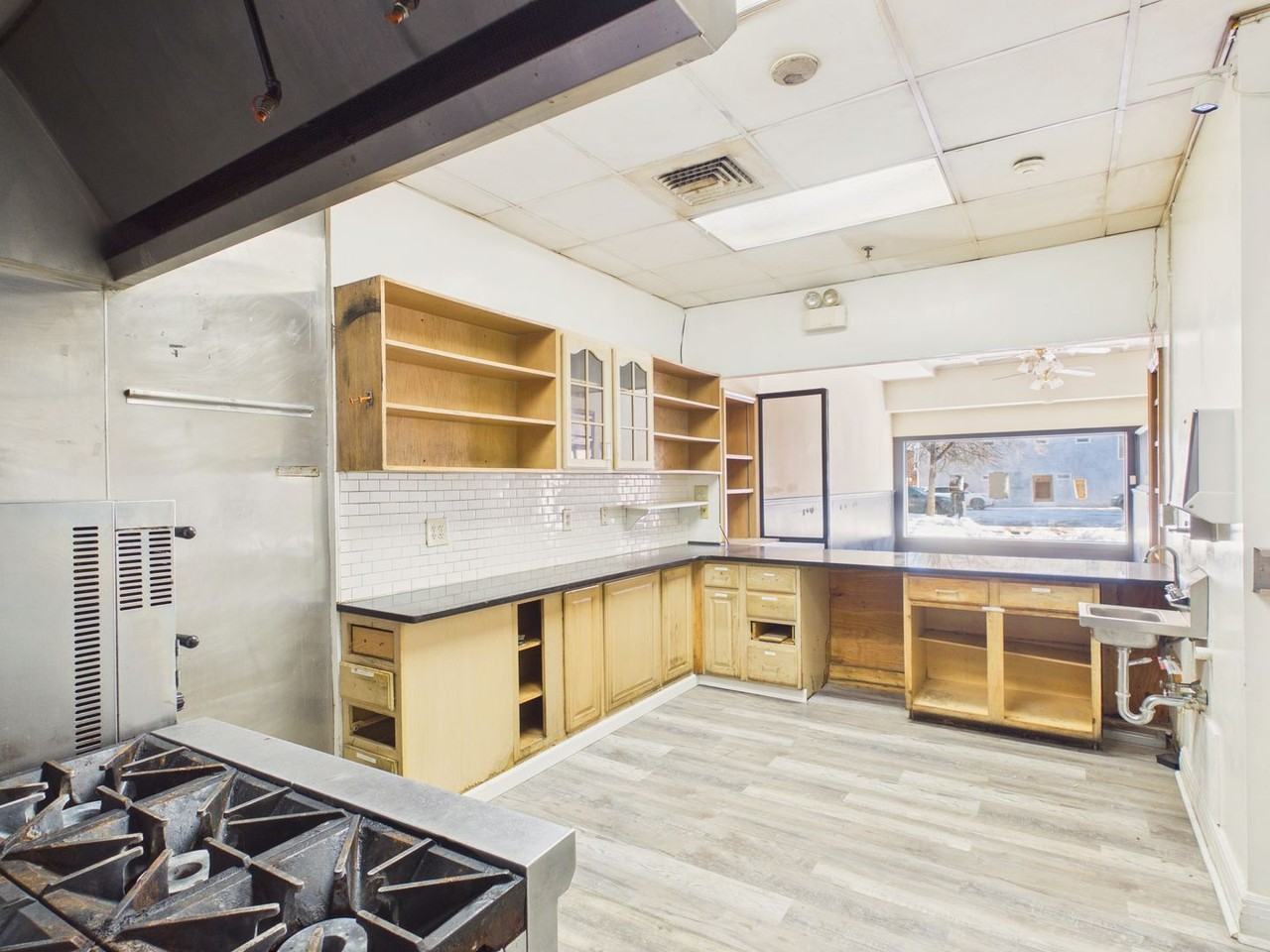 1012 N 3rd St - Photo 2 of 13