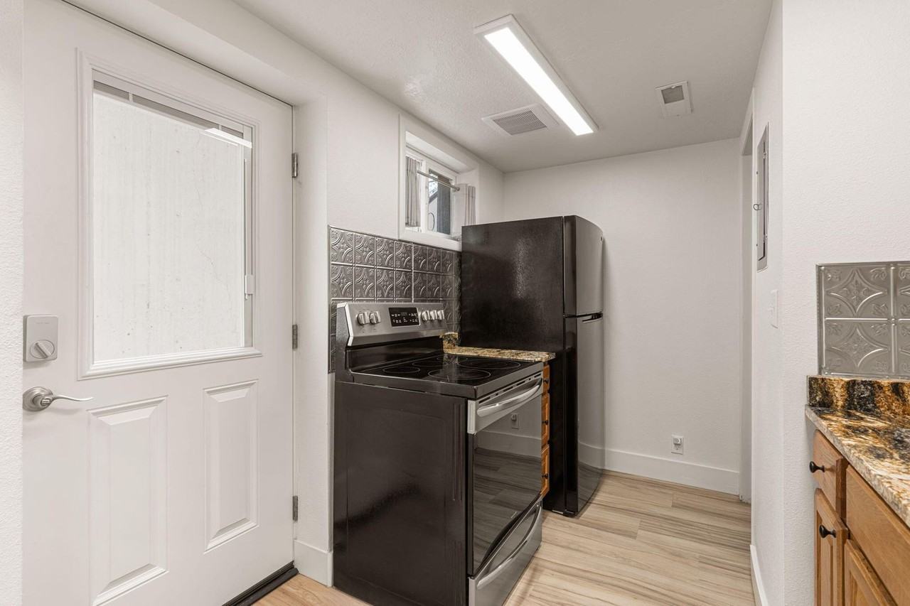 525 Cedarwood Ter - Photo 2 of 11