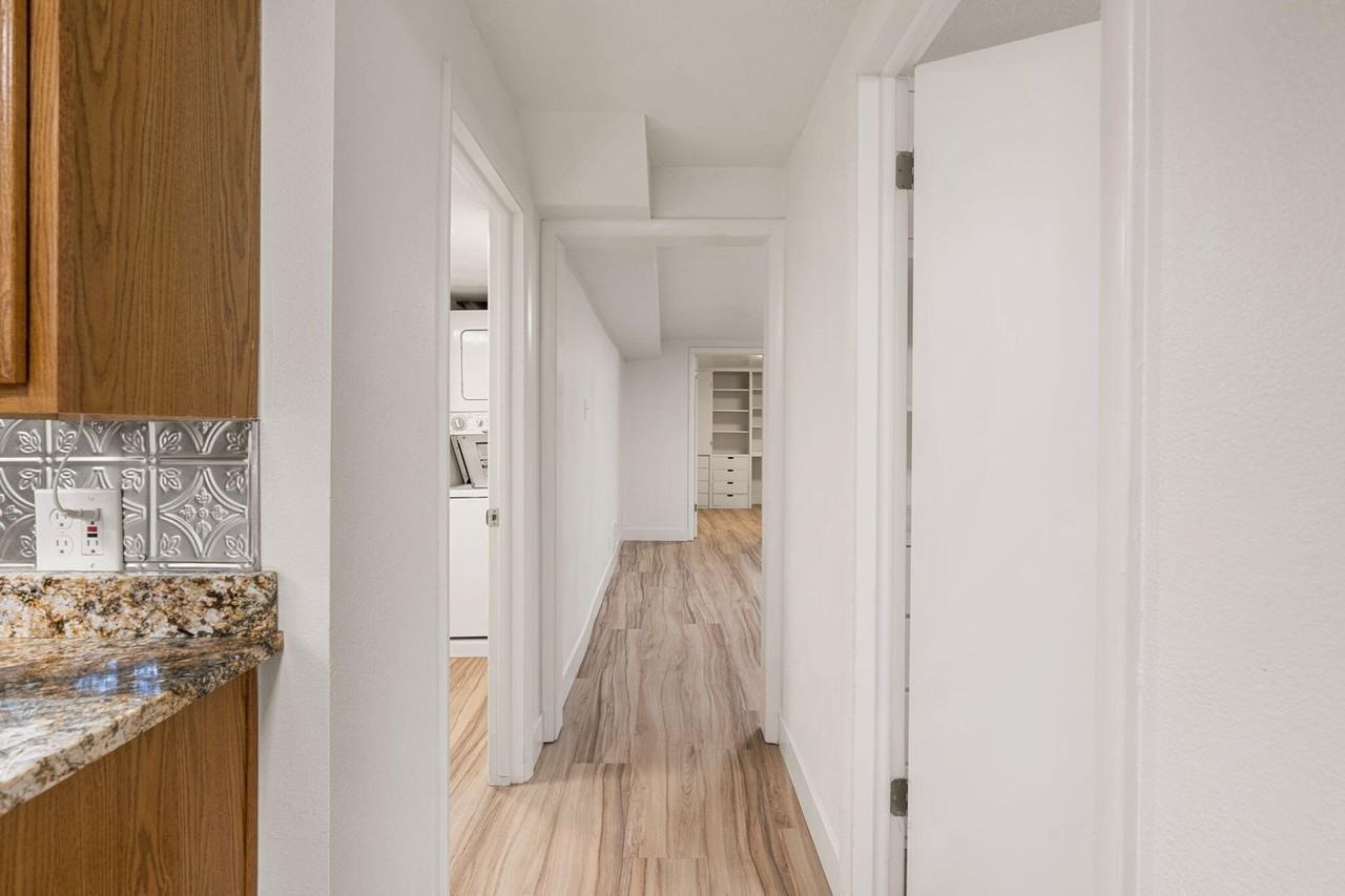 525 Cedarwood Ter - Photo 3 of 11