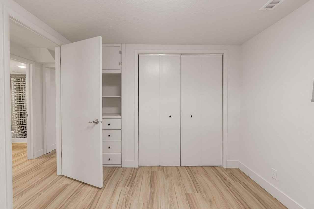 525 Cedarwood Ter - Photo 5 of 11