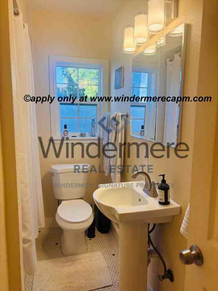 2789 Freeport Blvd - Photo 5 of 12