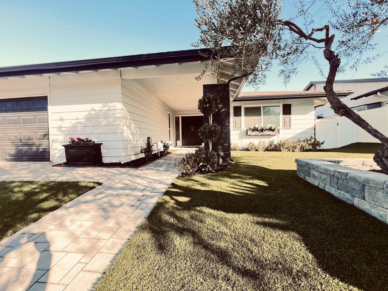 12416 Lomica Dr - Photo 5 of 26