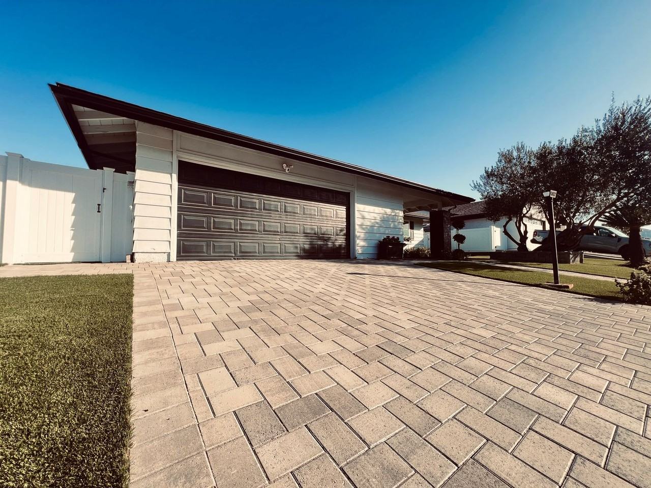 12416 Lomica Dr - Photo 6 of 26