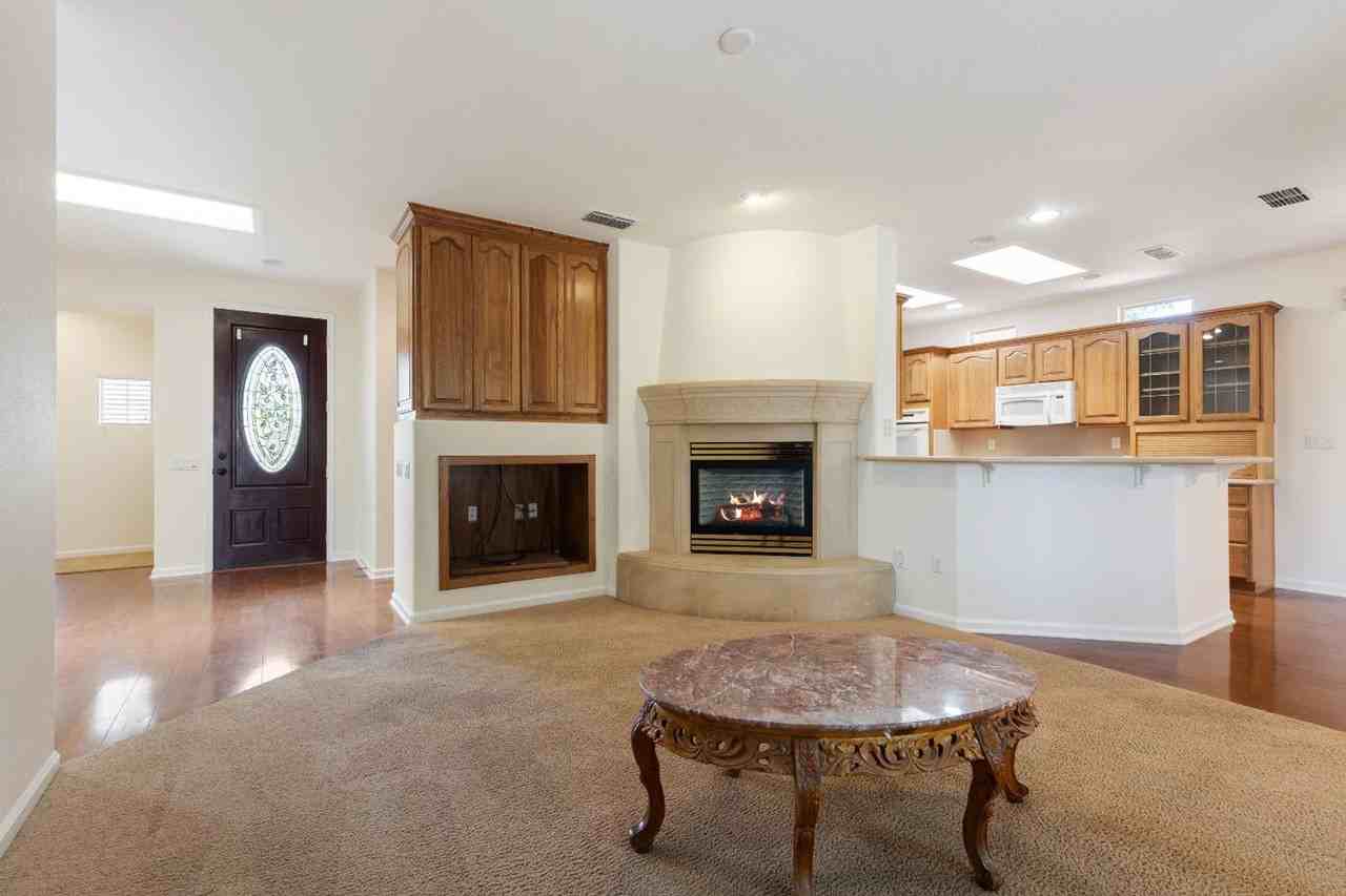 145 Northfield Ct - Photo 4 of 23