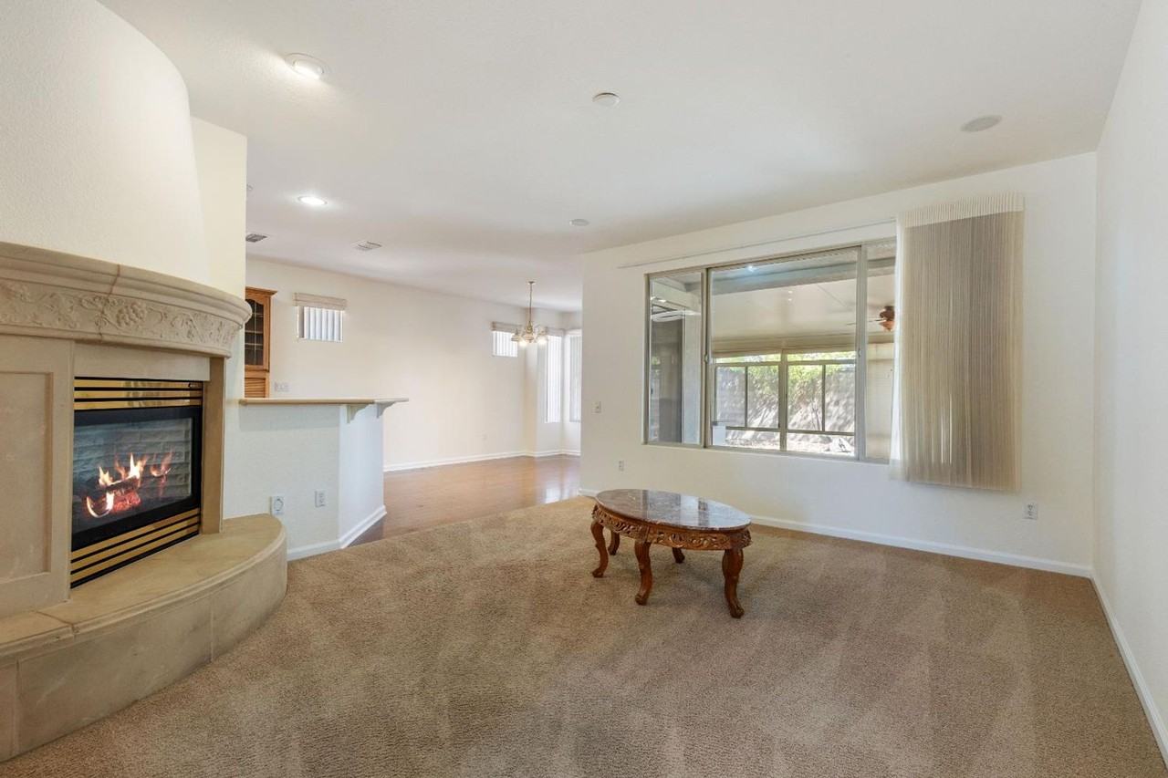 145 Northfield Ct - Photo 5 of 23