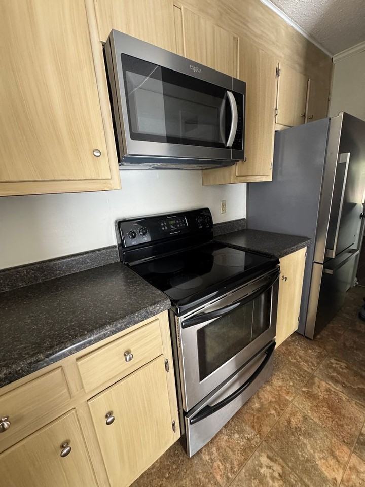 142 22nd St N - Photo 5 of 11