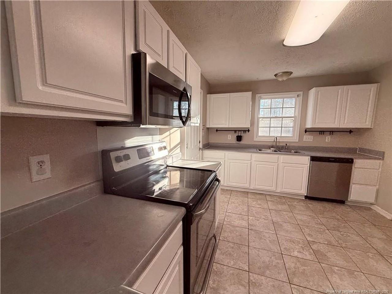 2402 Larwood Dr - Photo 5 of 23