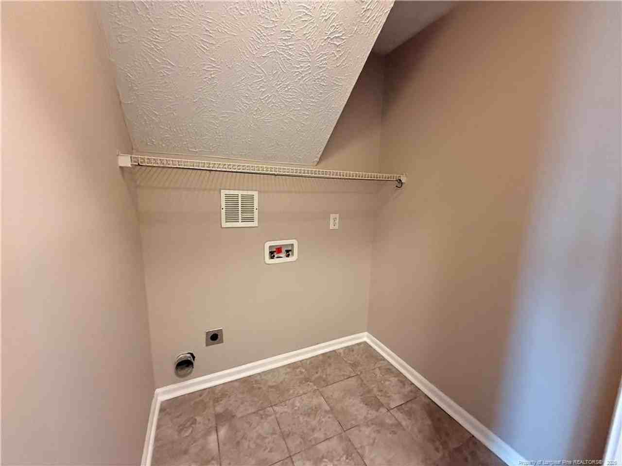 2402 Larwood Dr - Photo 7 of 23