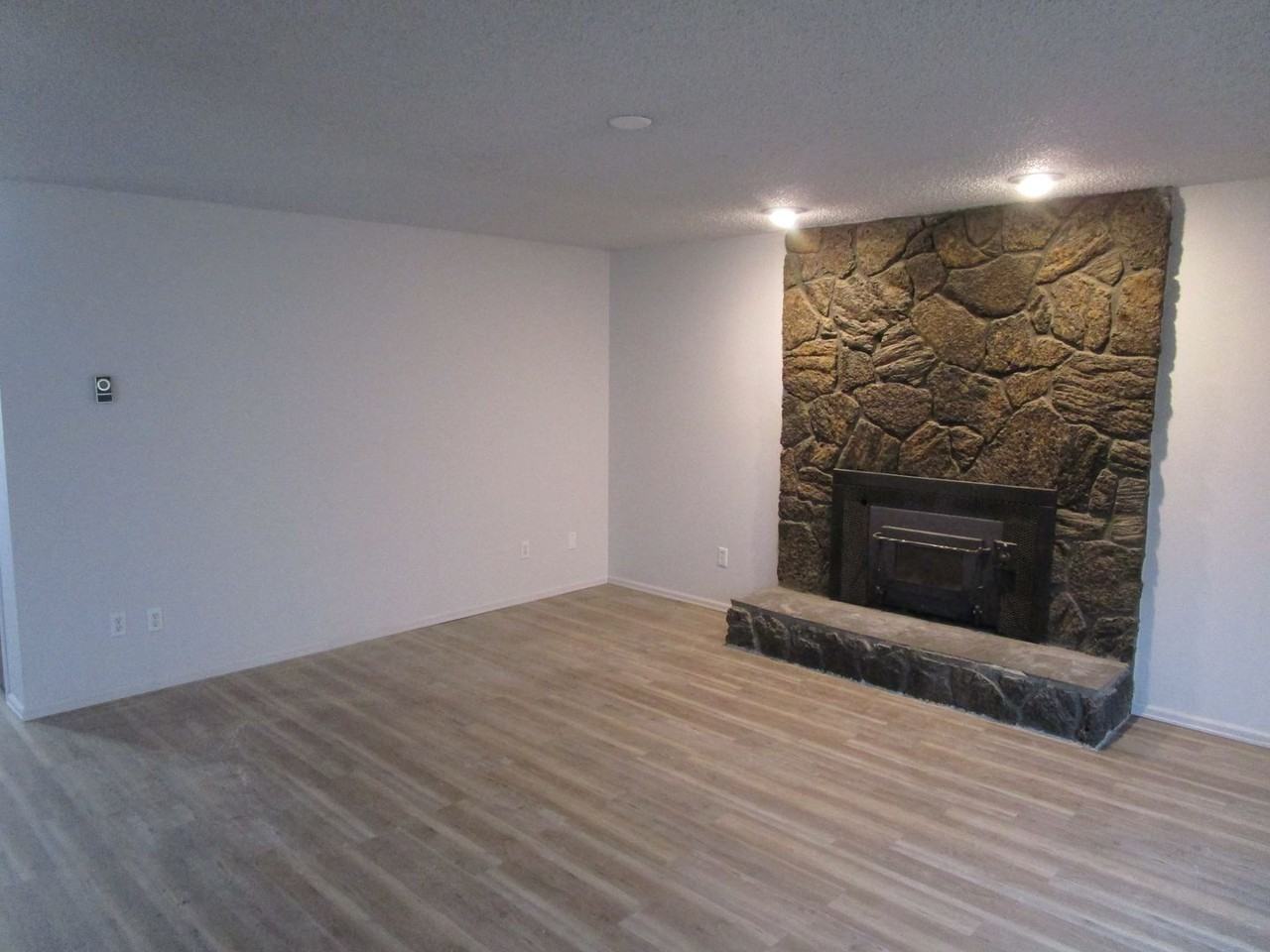 790 Se Juniper St - Photo 2 of 19