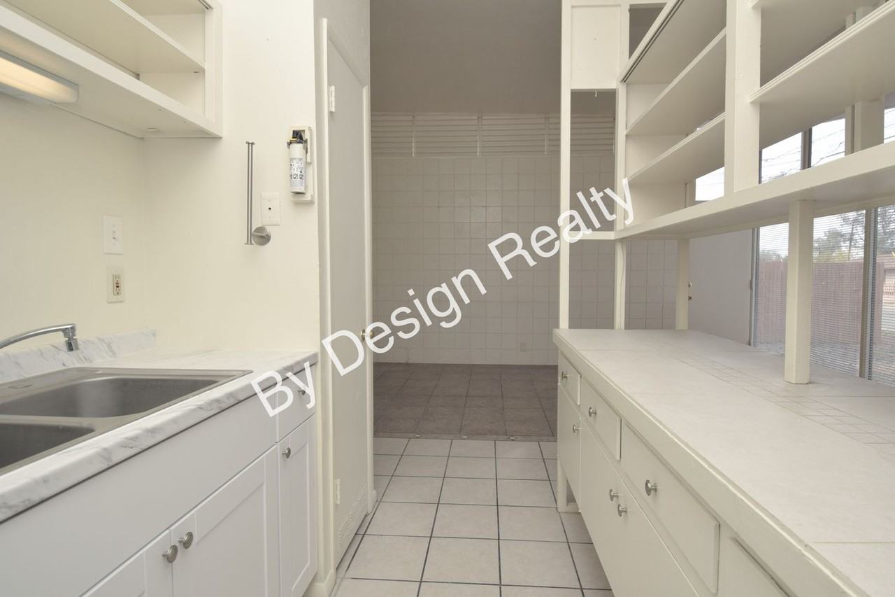 4616 E Fairmount St - Photo 6 of 16