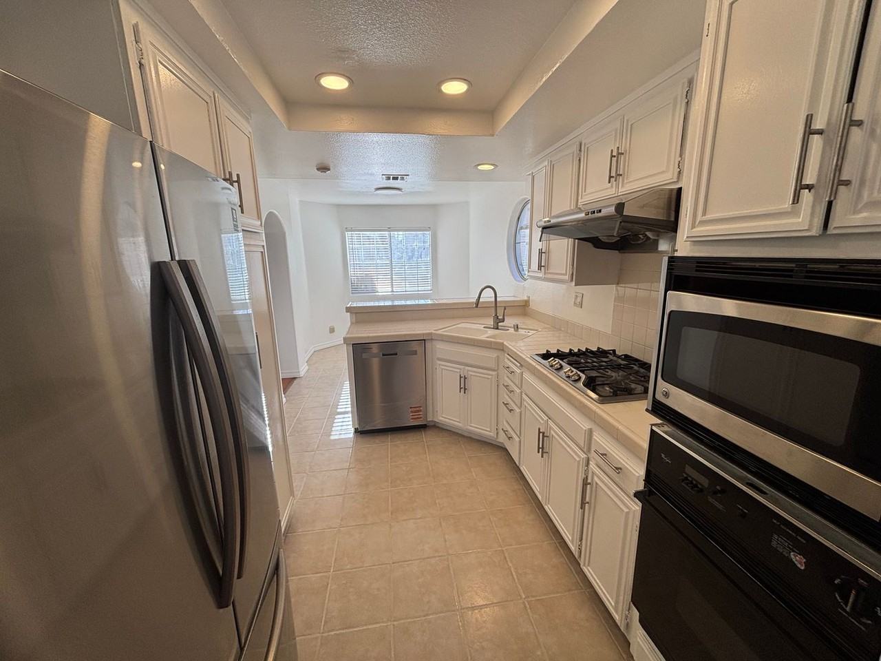 25725 Emerson Ln - Photo 5 of 16