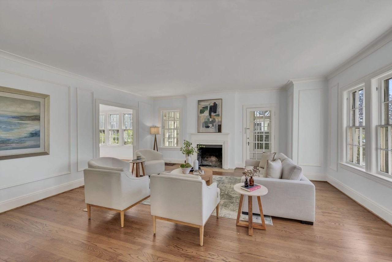 121 Blackburn Ave - Photo 6 of 50