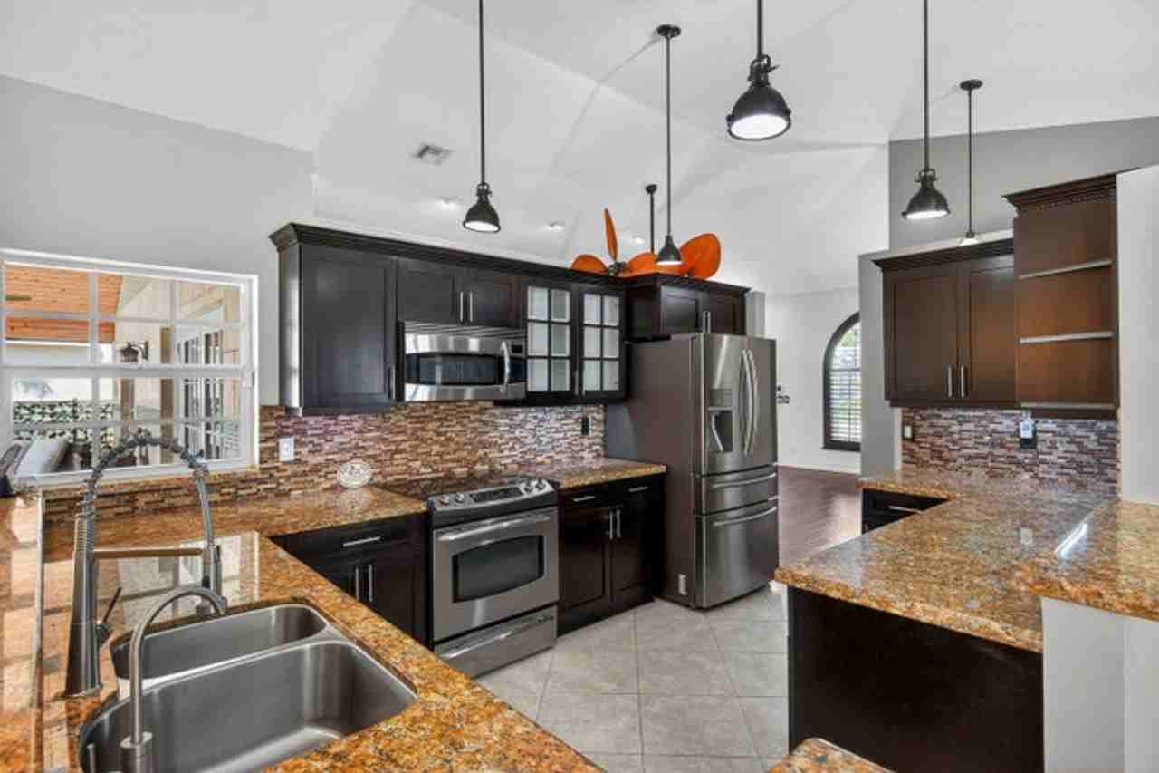 9121 Paragon Way - Photo 2 of 24