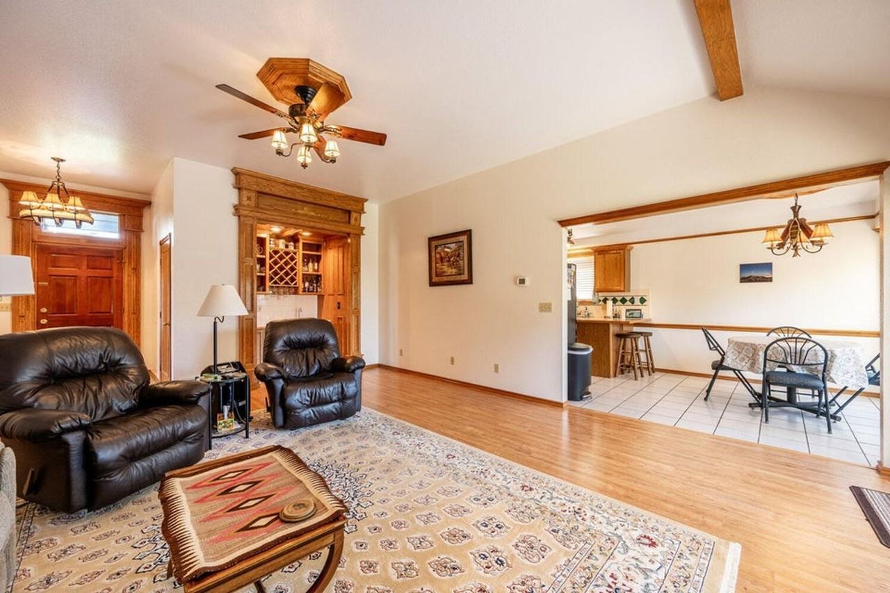 1745 N Heights Cir - Photo 4 of 17