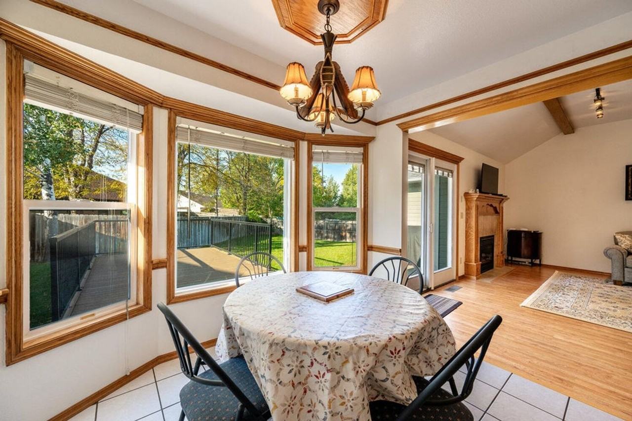 1745 N Heights Cir - Photo 6 of 17