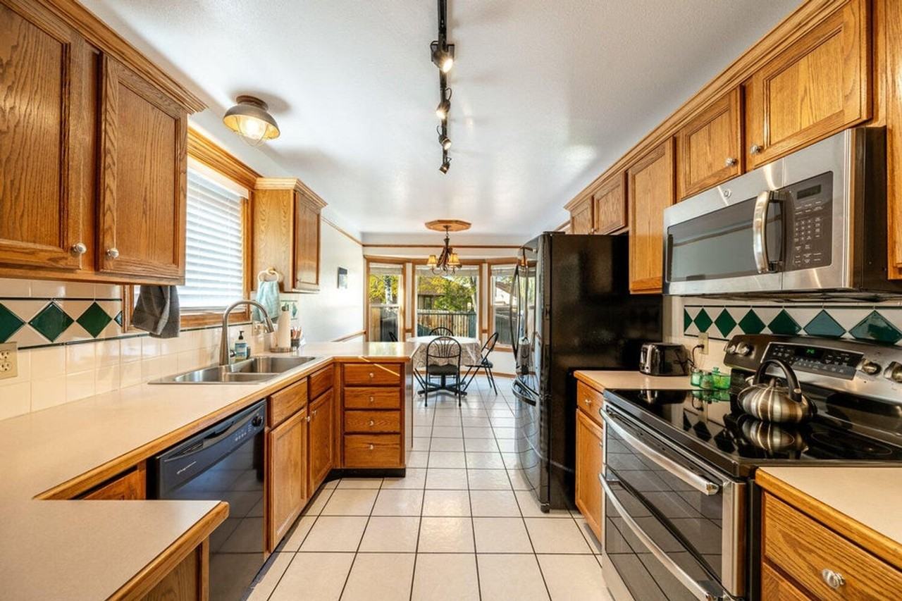 1745 N Heights Cir - Photo 7 of 17