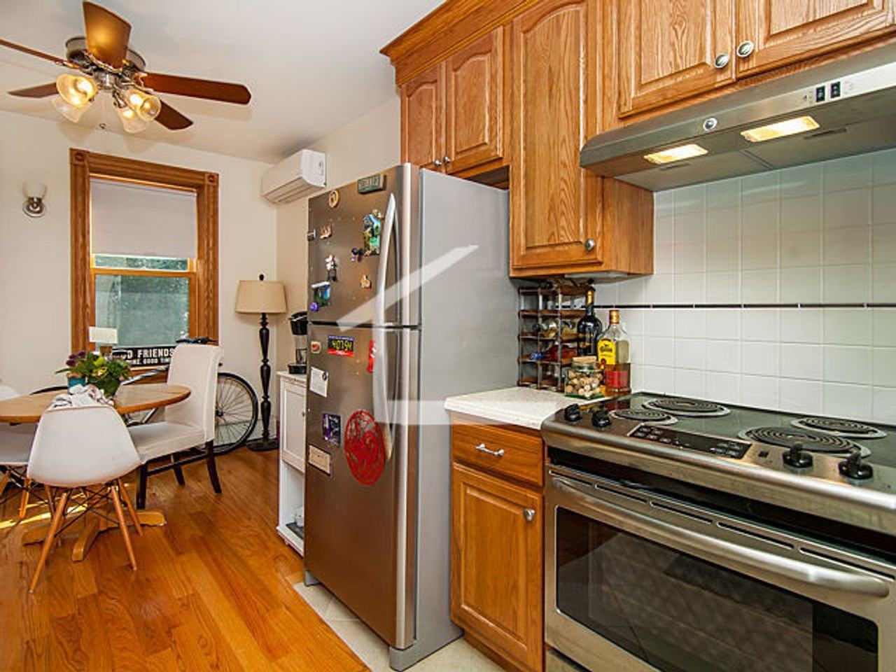 138 Charles St - Photo 4 of 10