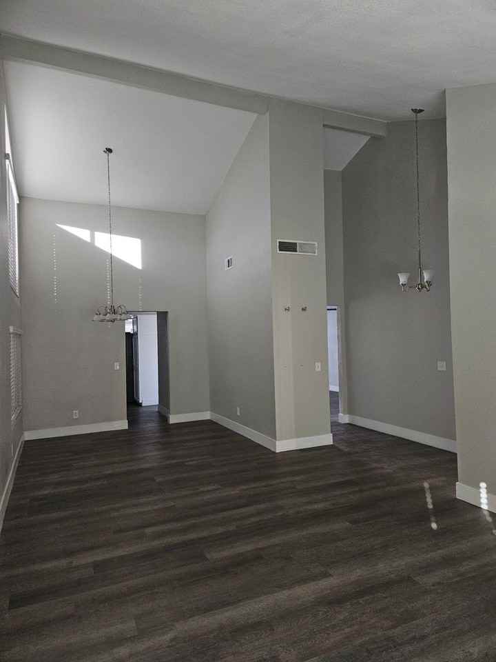 6764 Groveview Ln - Photo 2 of 31