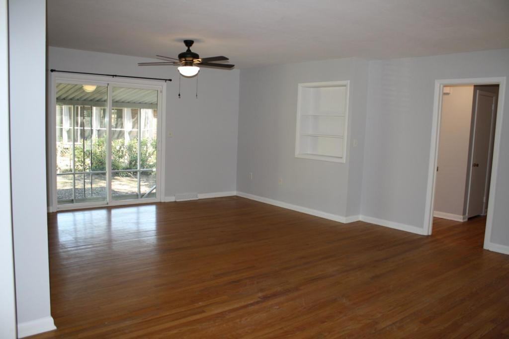 306 Susan Dr - Photo 6 of 25