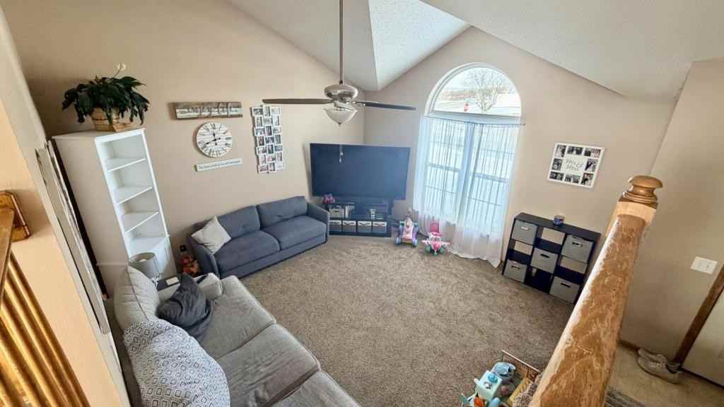 2213 Larkspur St - Photo 3 of 16