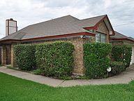 606 Lakeway Dr - Photo 3 of 26