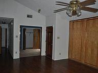 606 Lakeway Dr - Photo 7 of 26